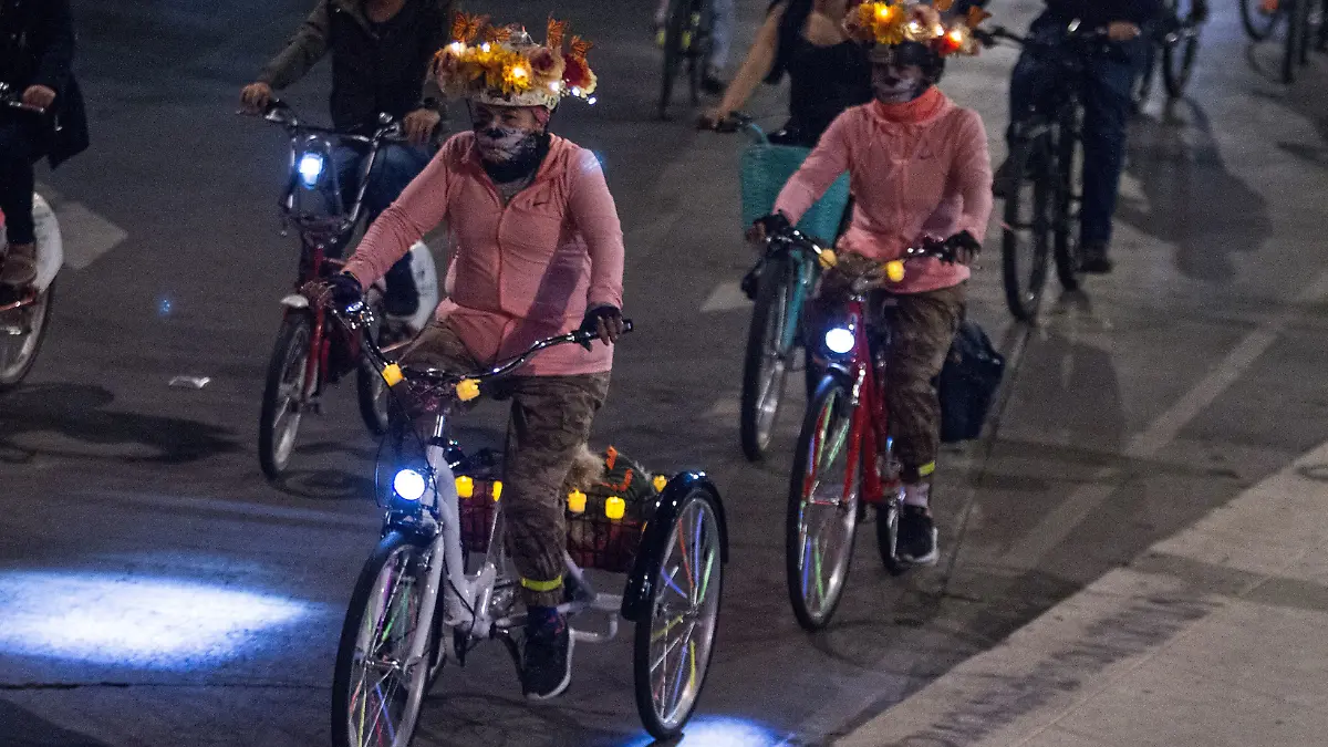 Paseo en bici-Día de Muertos